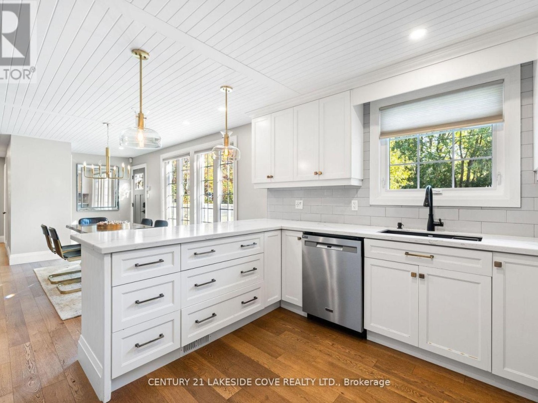 27 POPLAR CRESCENT W, Lake Simcoe
