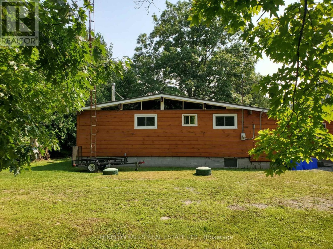 9 GOLD STREET, Sturgeon Lake