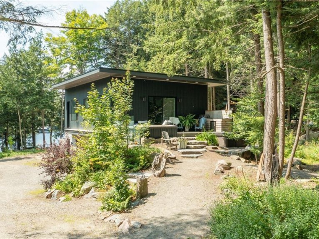 1039 Viewpoint Trail, Lake Muskoka