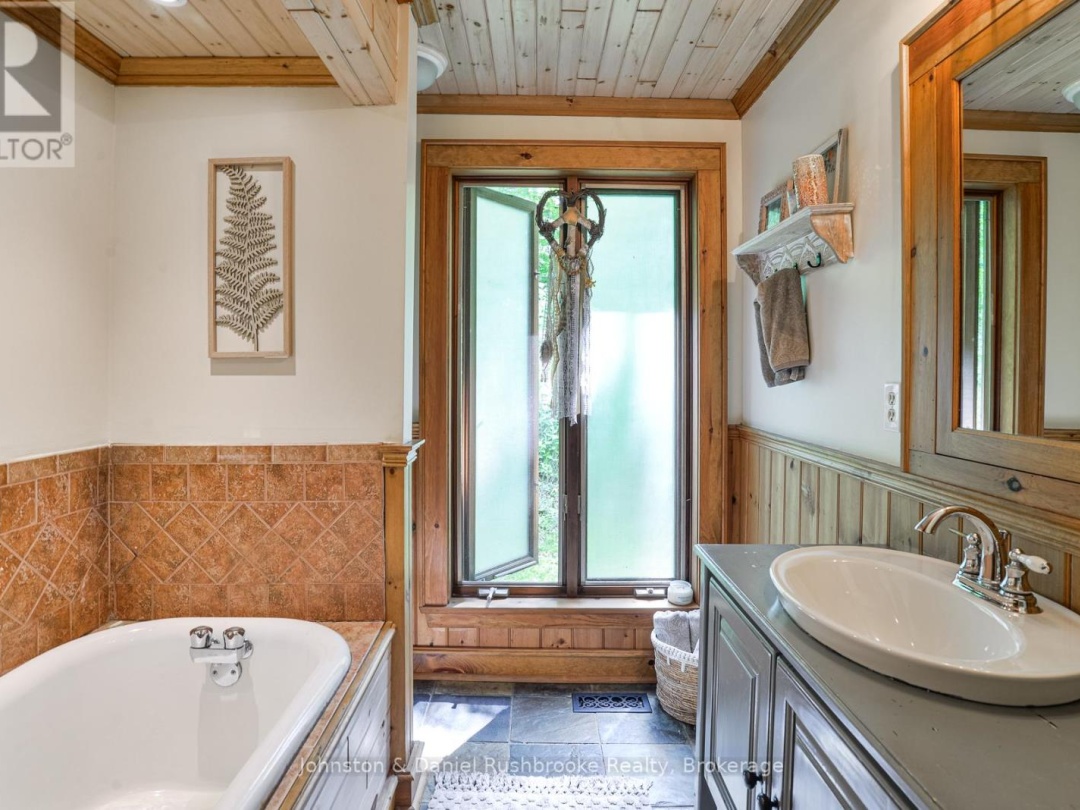 1658 HOUSEY'S RAPIDS ROAD, Gravenhurst (Ryde)