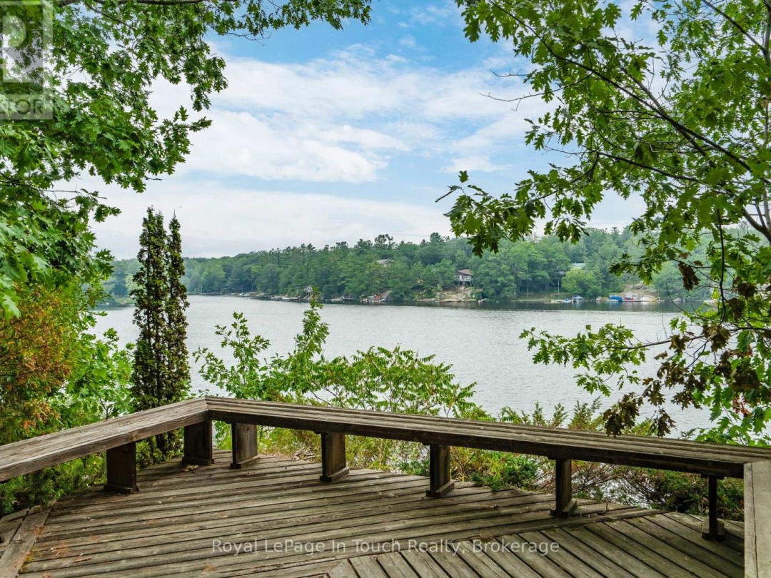390 ISLAND 360 ISLAND, Six Mile Lake