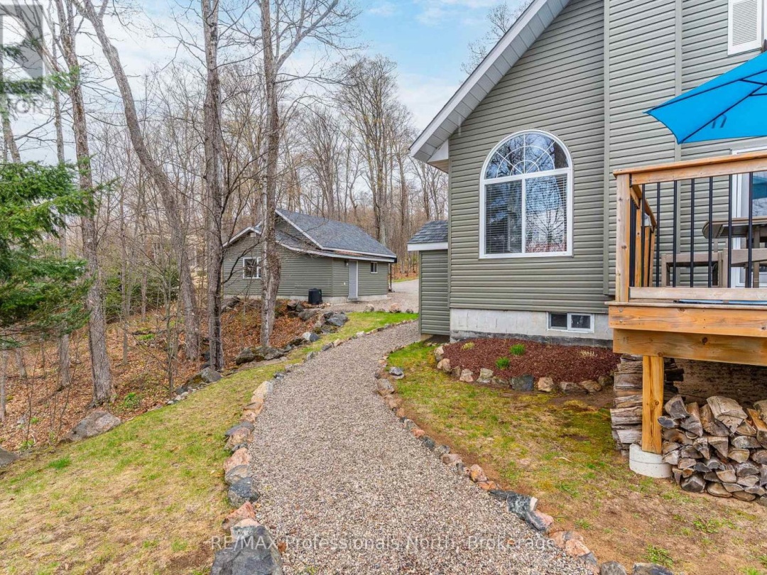 3179 TRAPPERS TRAIL, Miskwabi Lake