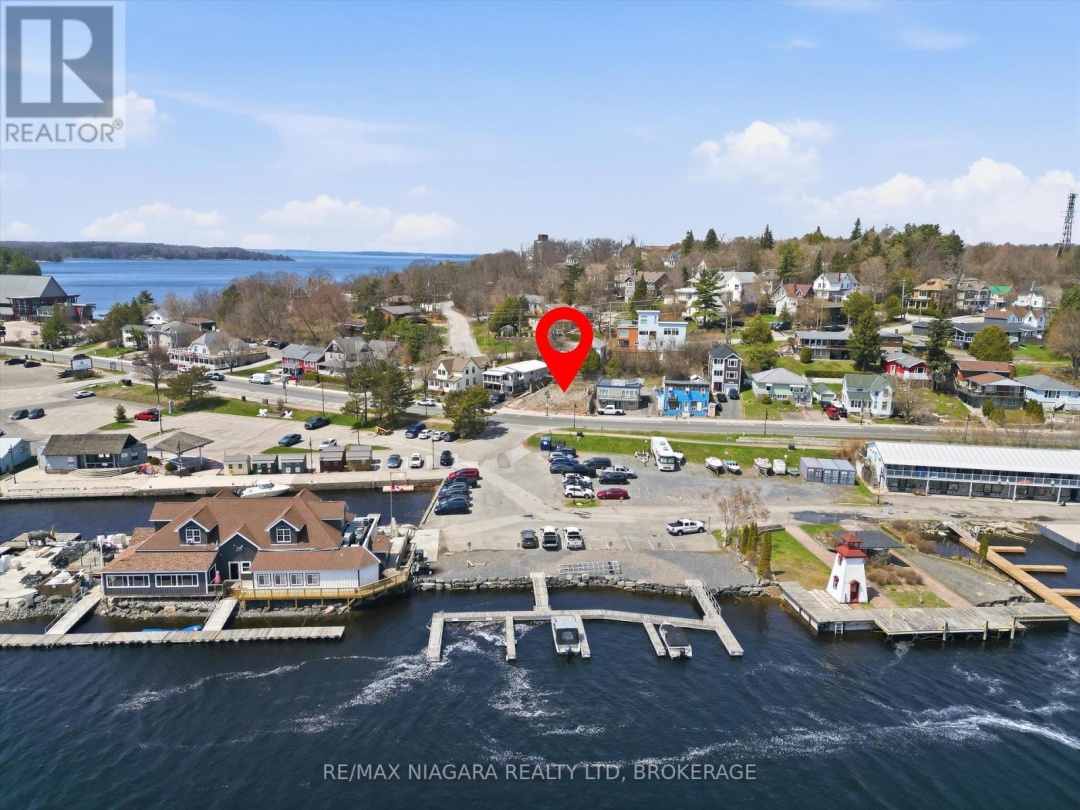 22 BAY STREET, Parry Sound