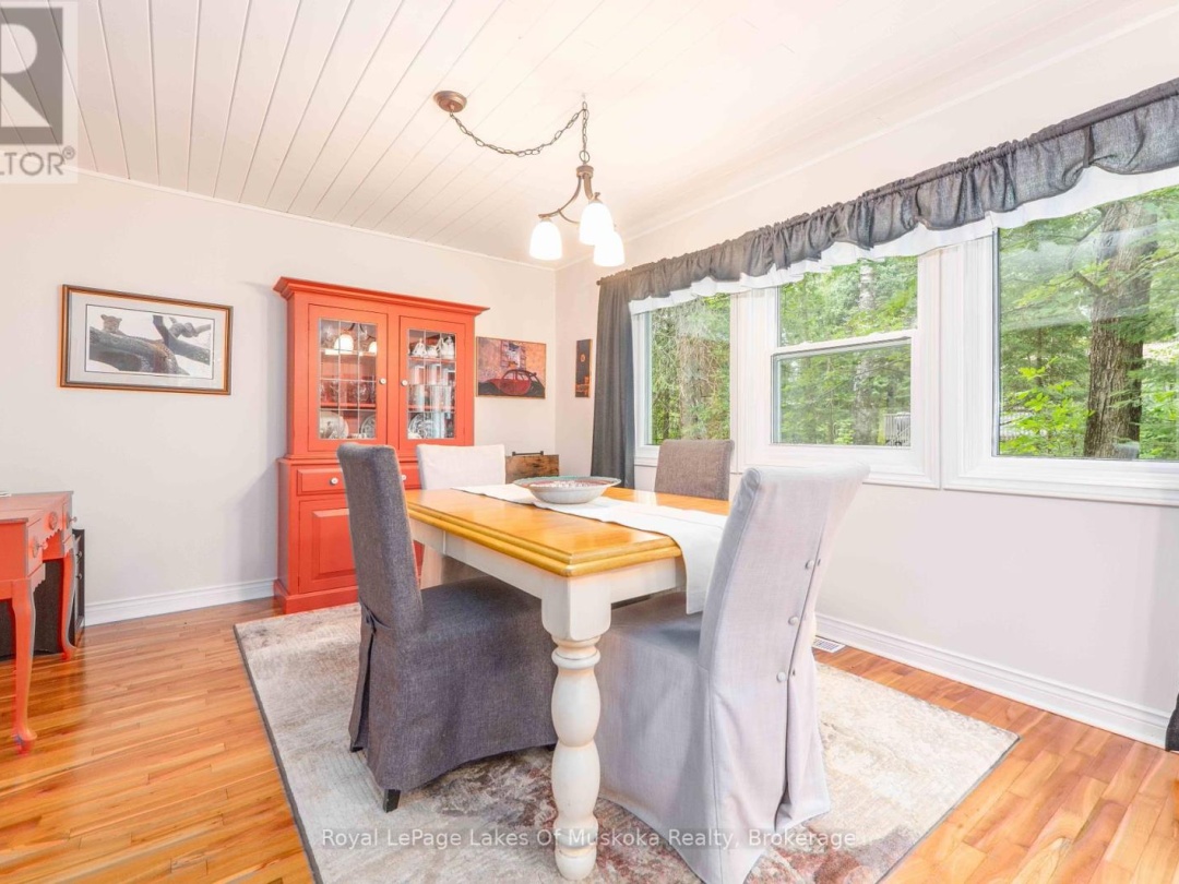 1588 SKYLINE DRIVE, Peninsula Lake