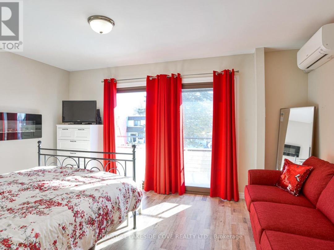 UNIT 27 - 1 PARADISE BOULEVARD S, Lake Simcoe