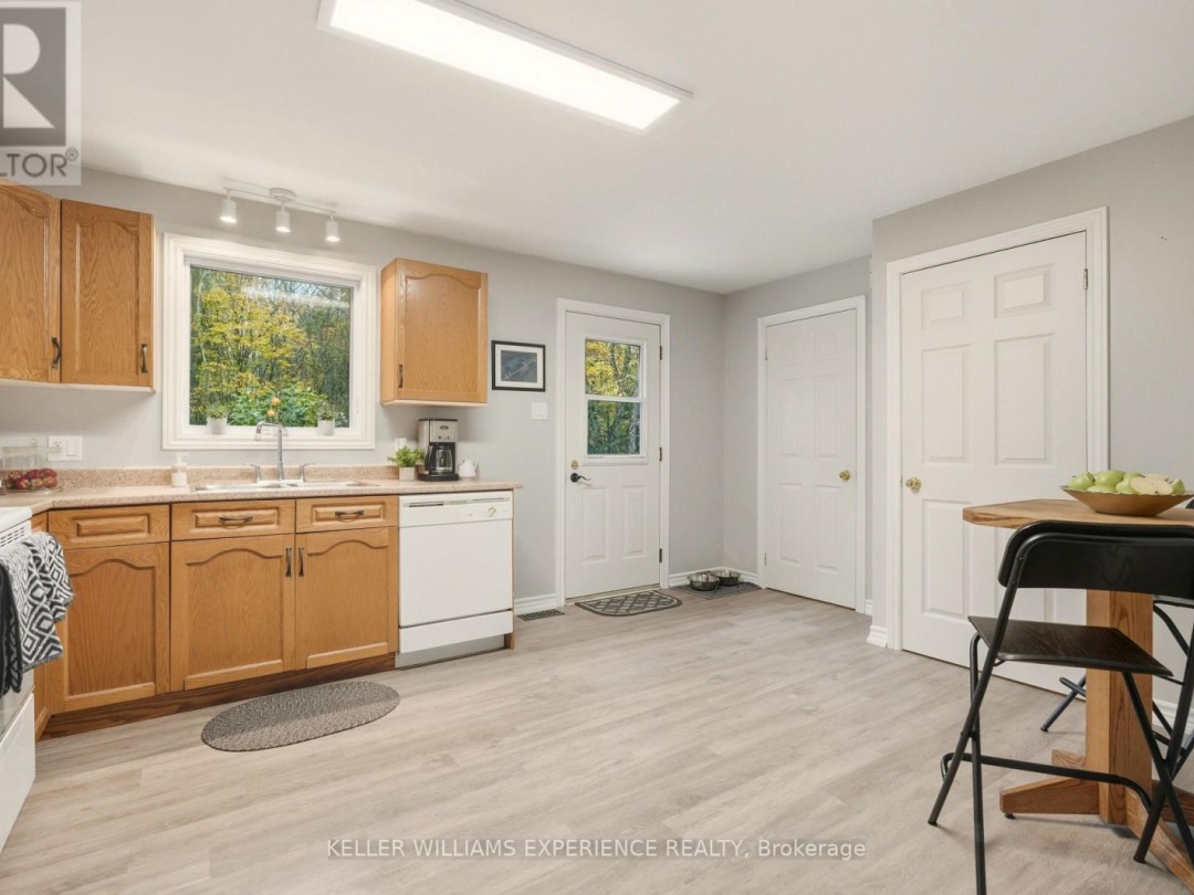 2372 KINNEAR SIDE ROAD, 