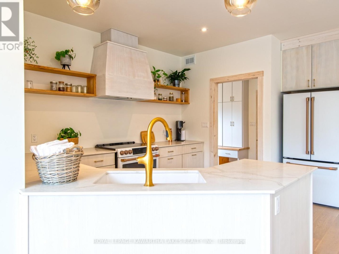 104 MOON LINE ROAD N, 