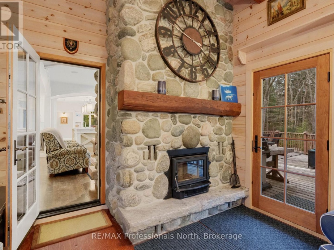 1656 MUSKOKA BEACH ROAD, Bracebridge (Muskoka (N))