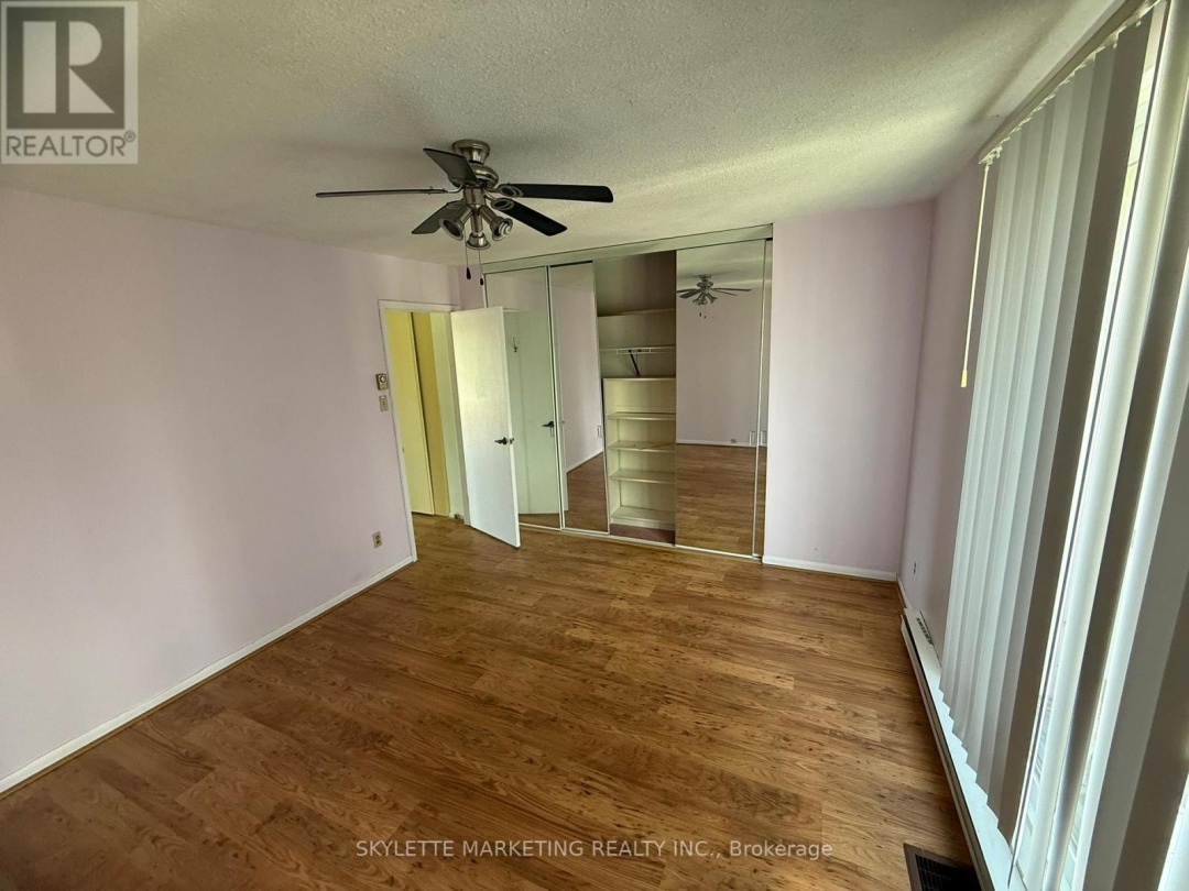 24 - 2 PARADISE BOULEVARD, Lake Simcoe