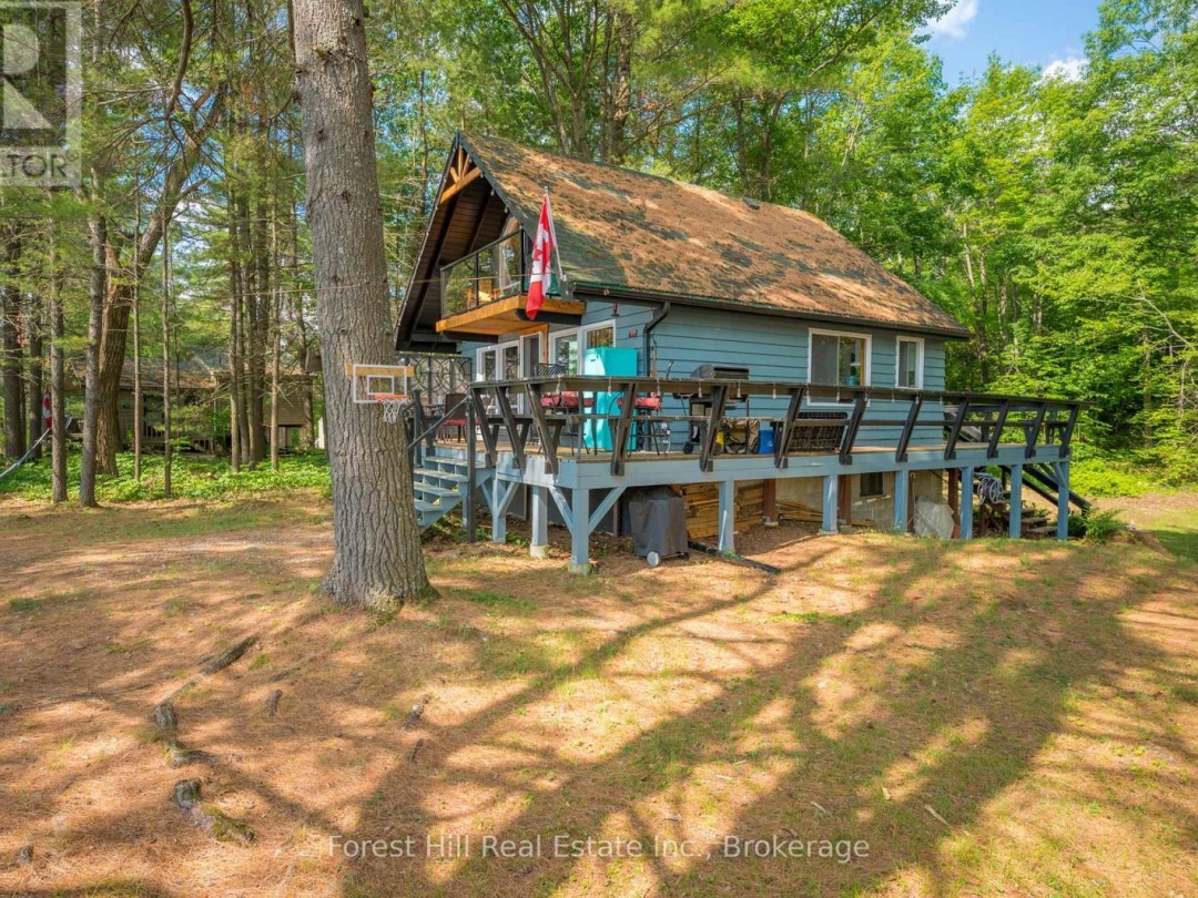 1099 BRACKEN TRAIL, Little Gull Lake