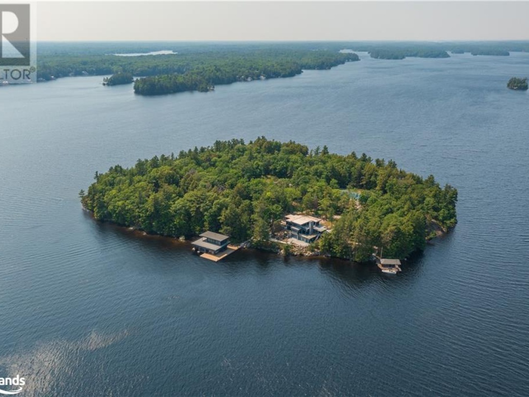 1 Bass Island, Lake Muskoka