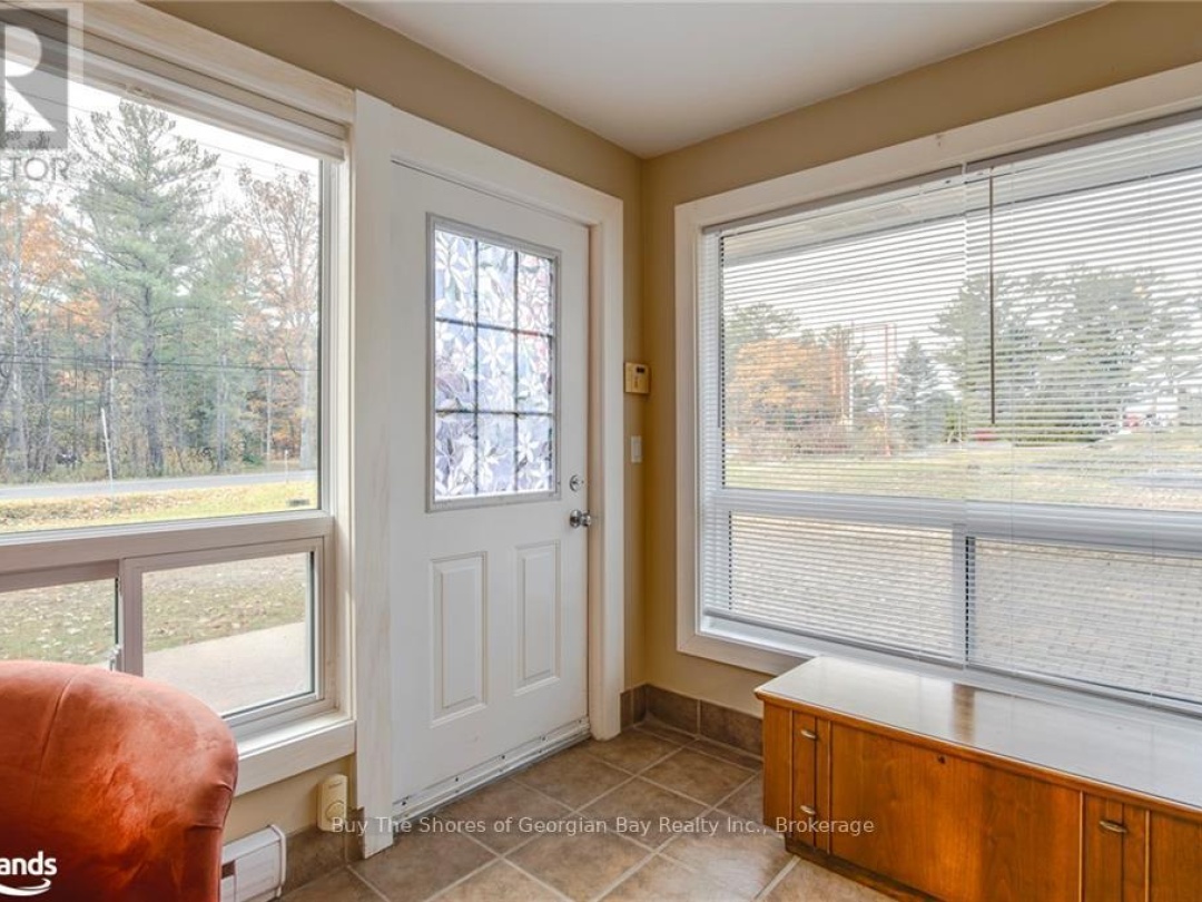 2512 HONEY HARBOUR ROAD, 