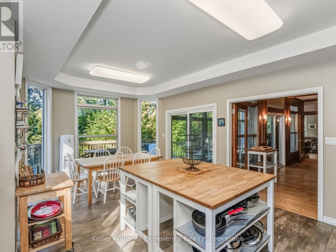 19 HURON TRAIL, Six Mile Lake