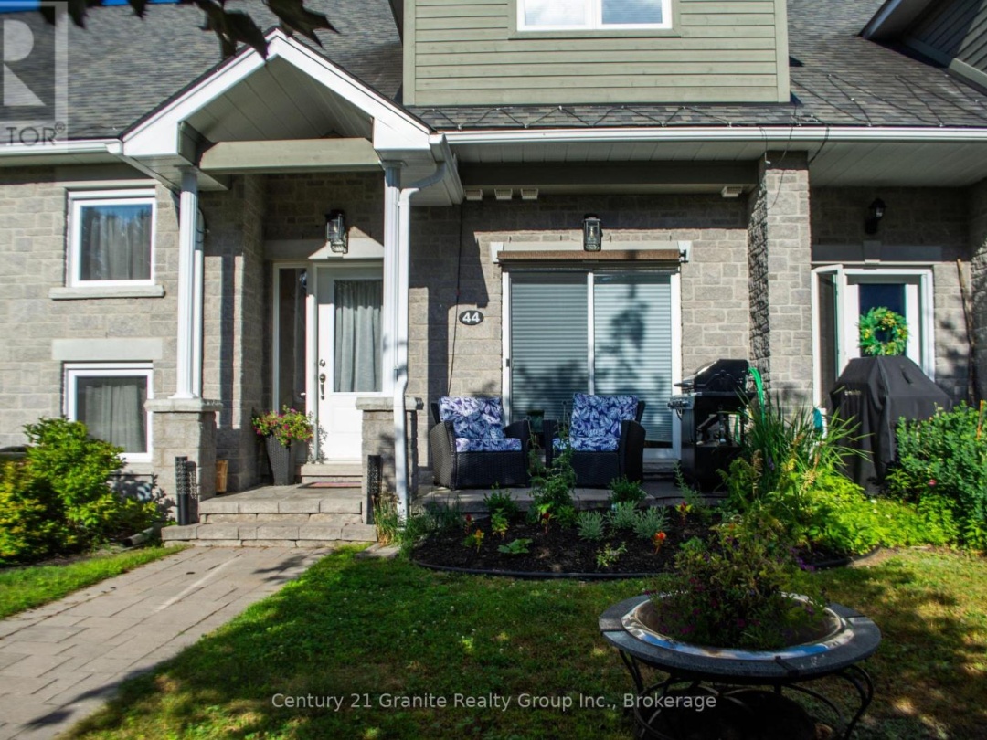 44 WEBB CIRCLE, 