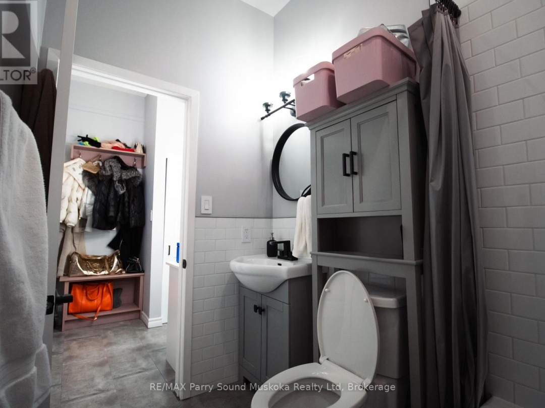 4 - 21 PROSPECT STREET, Parry Sound