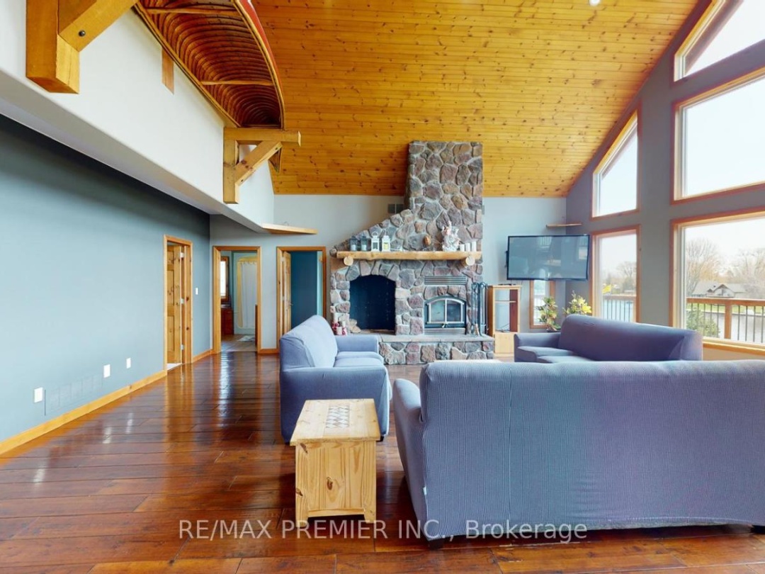 31 PARADISE BOULEVARD, Lake Simcoe