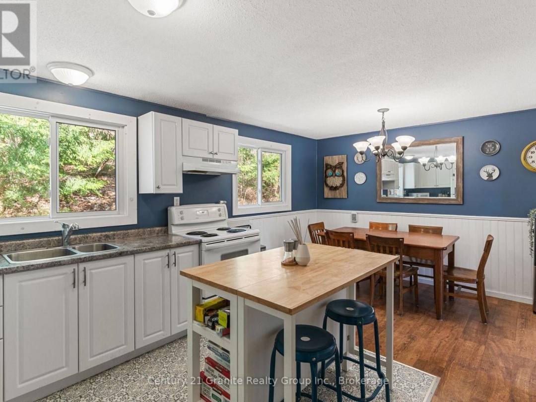 6087 HALIBURTON LAKE ROAD, Haliburton Lake