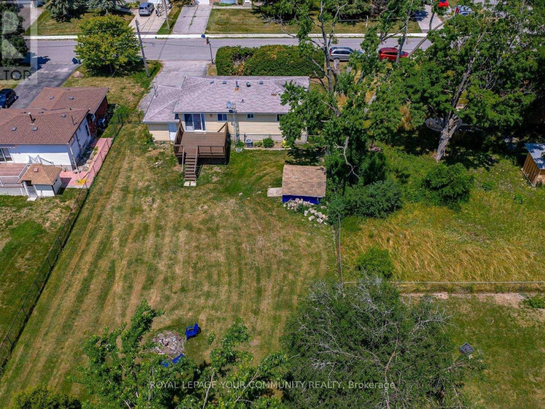 347 LAKELAND CRESCENT, 