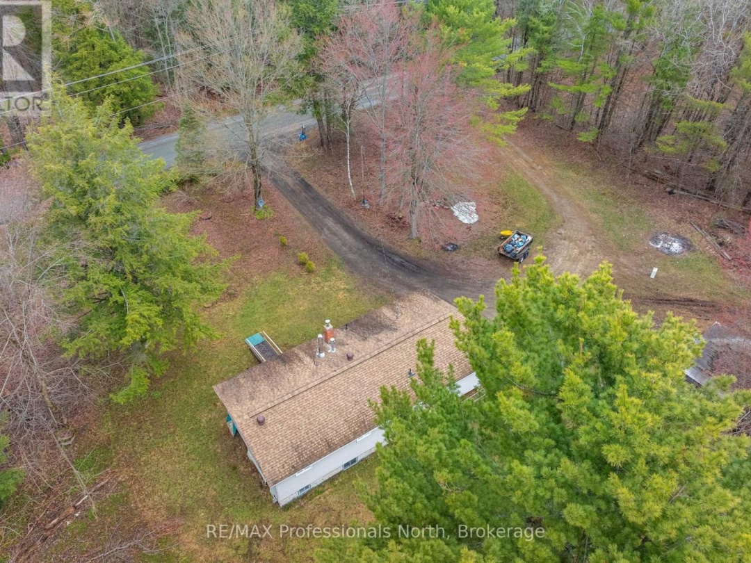 1056 KIRK LINE W, Bracebridge (Macaulay)