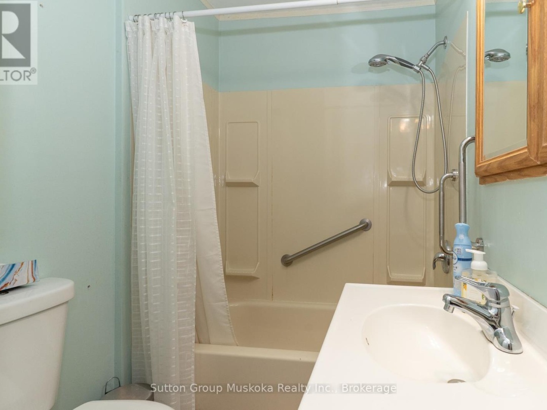 15 GLEN ACRES ROAD, 
