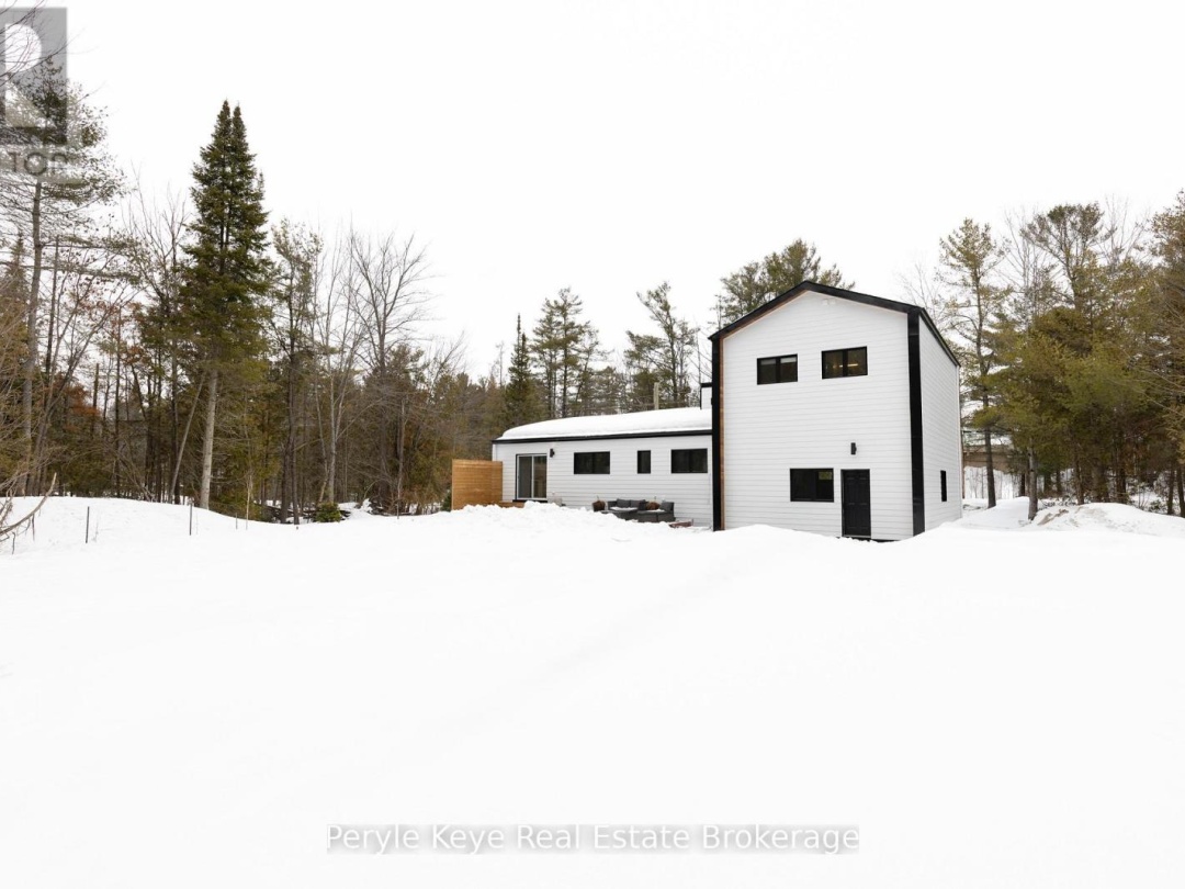 1290 CEDAR LANE, Bracebridge (Macaulay)