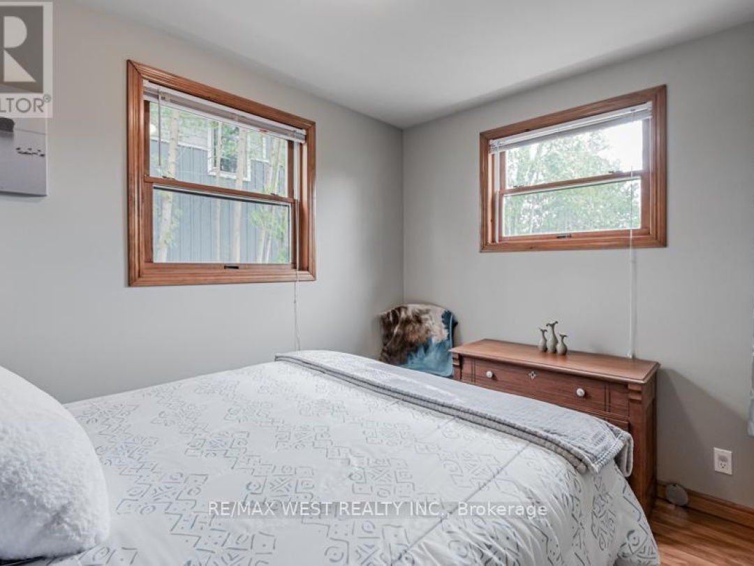 4669 ANDERSON AVENUE, Lake Simcoe