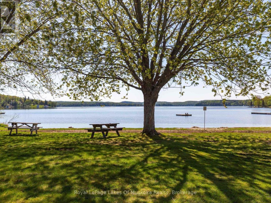 102 - 3 TREE TOPS LANE, Peninsula Lake