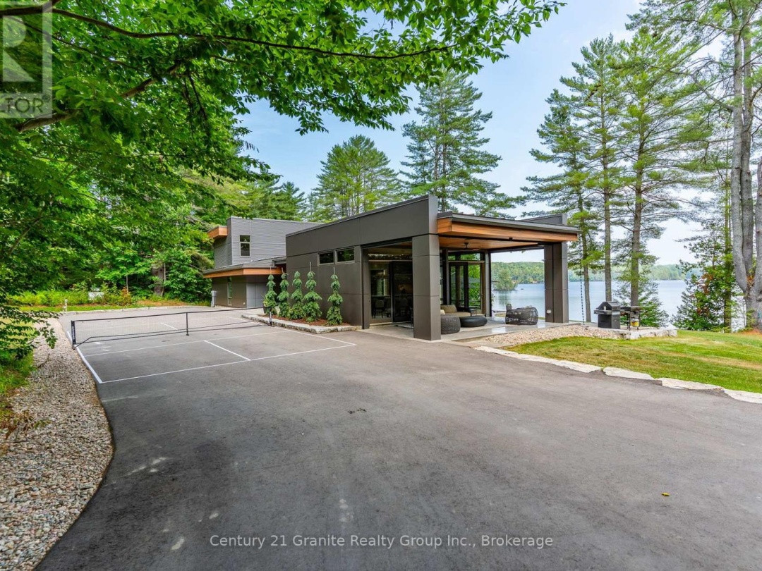1085 GRACE ROAD, 