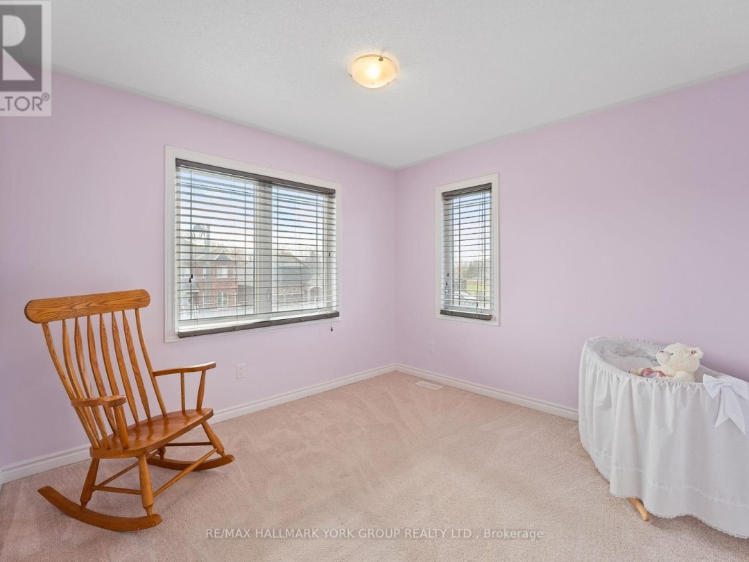 8 POLLOCK AVENUE, Lake Simcoe