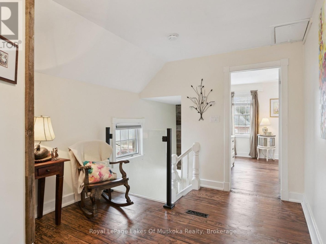 212 JAMES STREET, Bracebridge (Macaulay)