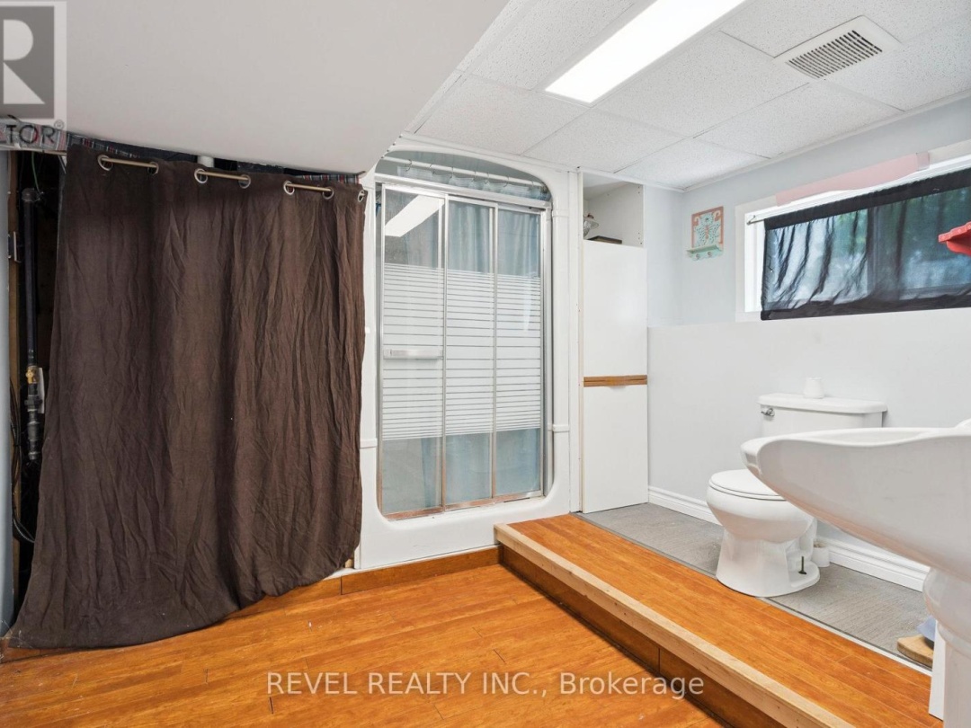 40 GREENWOOD CRESCENT, 