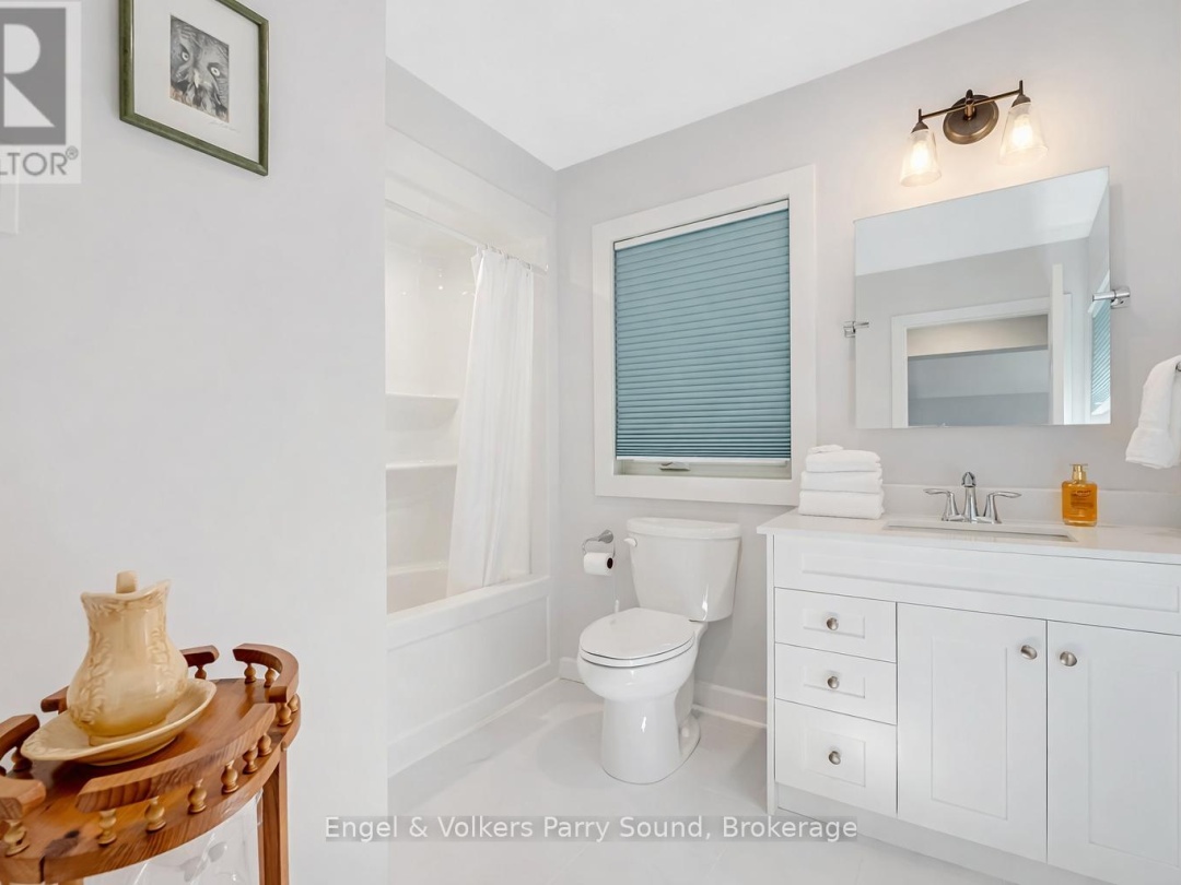 29 QUEEN STREET, Parry Sound