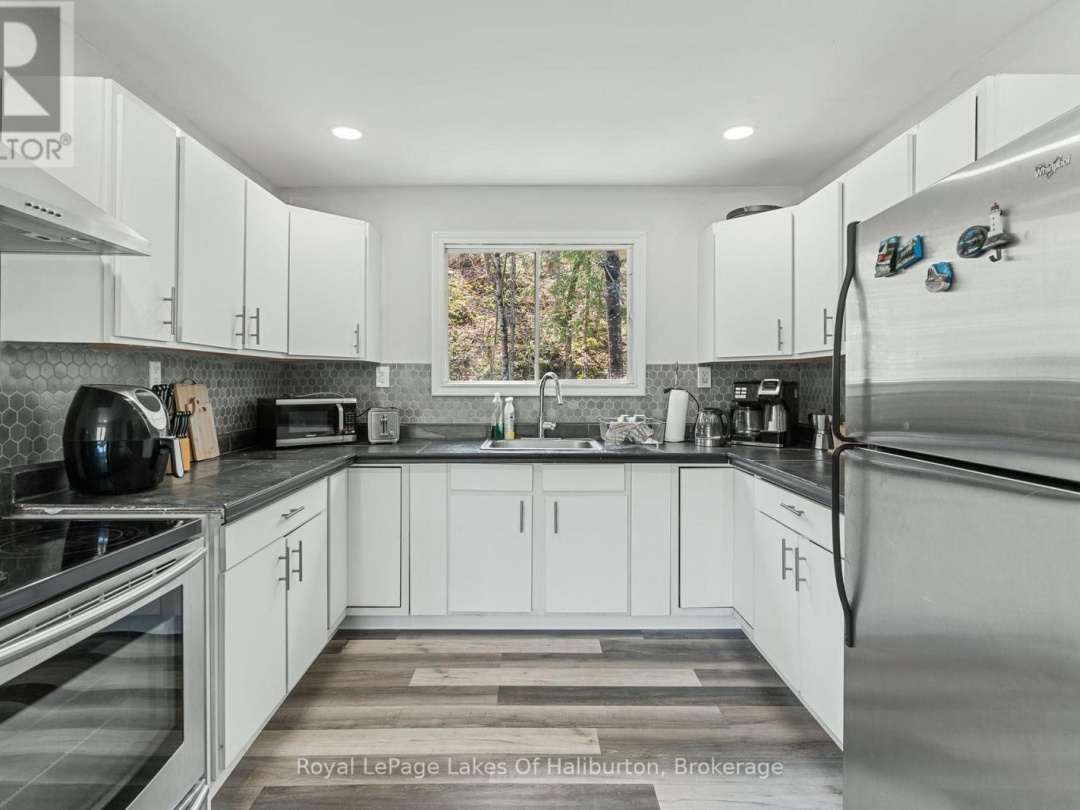 1027 SPENCERS TRAIL, Salerno Lake