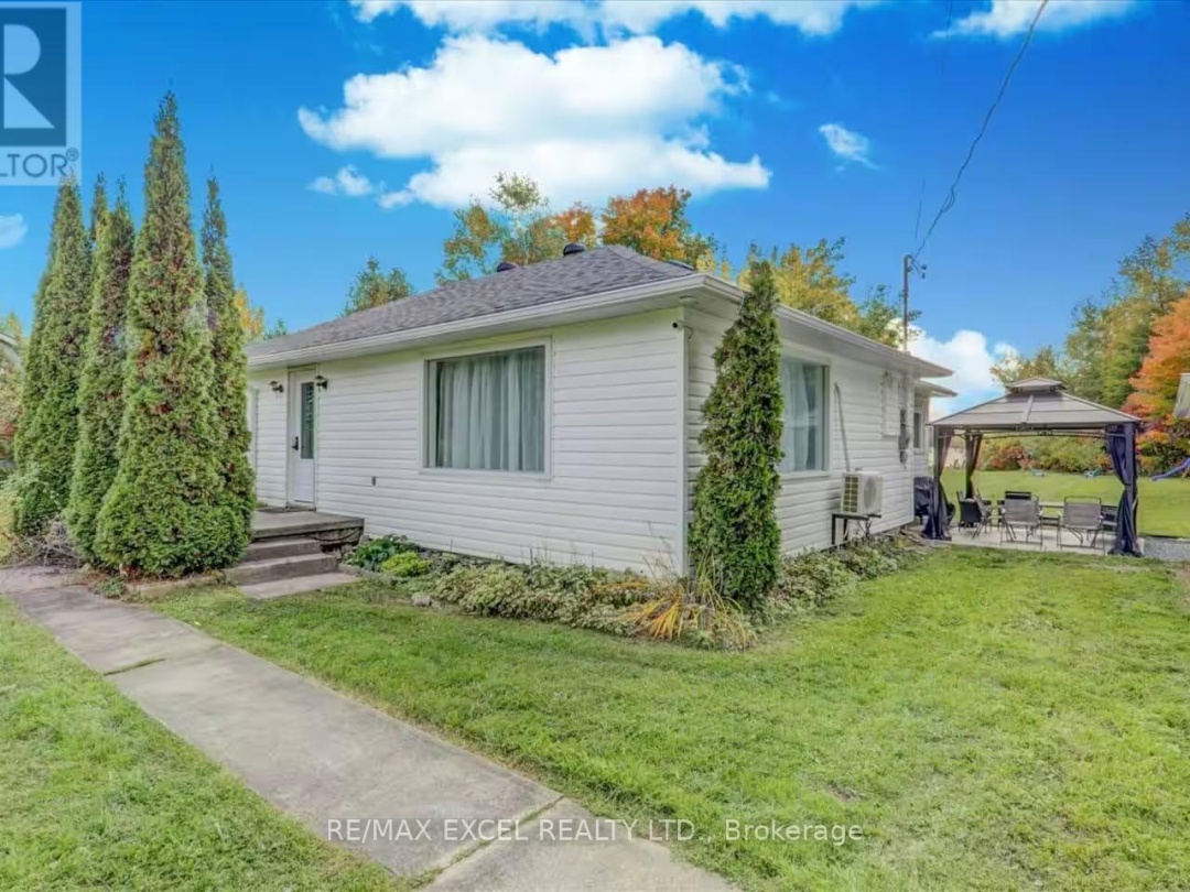 34 HARGRAVE ROAD, Mitchell Lake