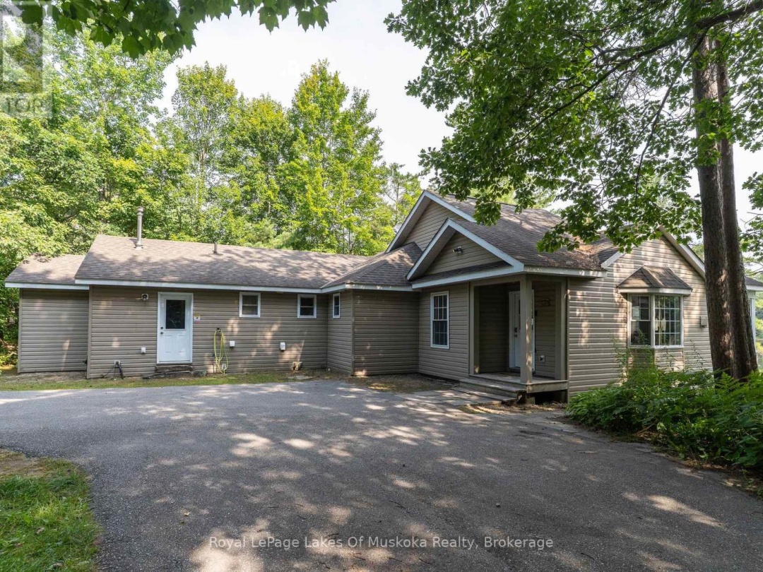 49 PINETREE ROAD, Loon Lake