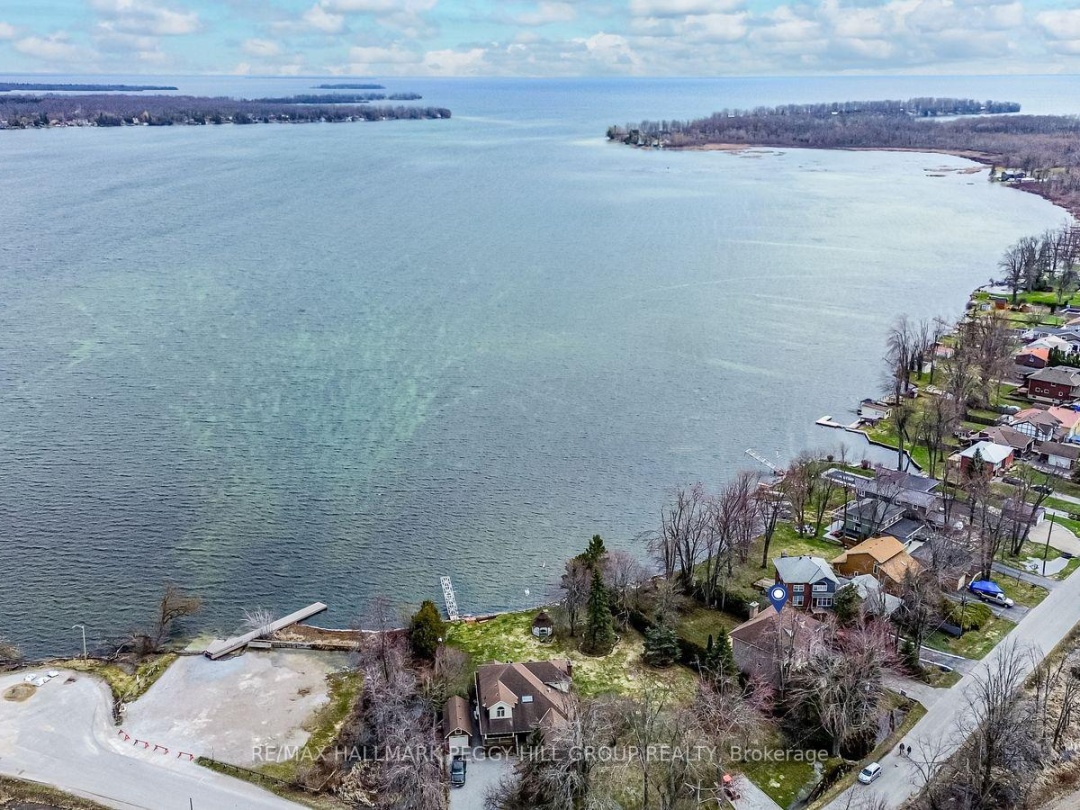 395 COLLINS DRIVE, Lake Simcoe