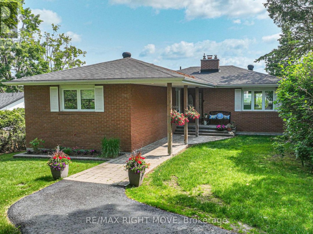 905 WOODLAND DRIVE, 