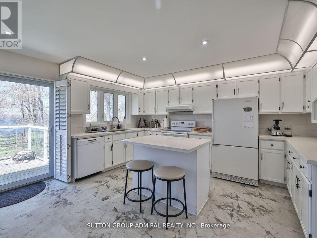 182 BAYSHORE DRIVE, Barnstable Bay