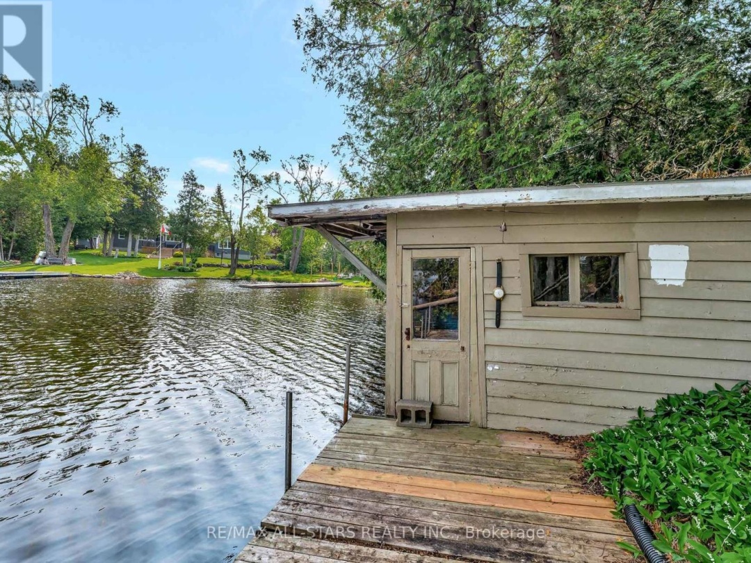 14 WYCHWOOD DRIVE E, Sturgeon Lake