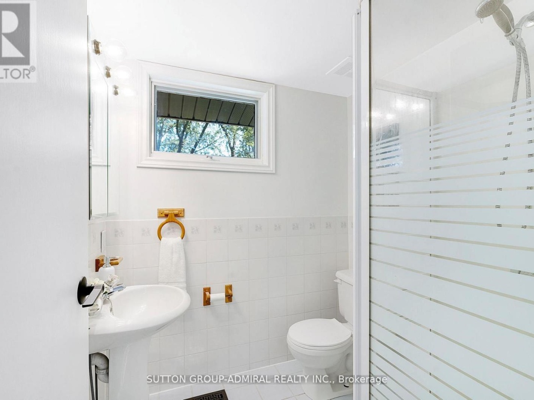 2232 LAKESHORE DRIVE, 