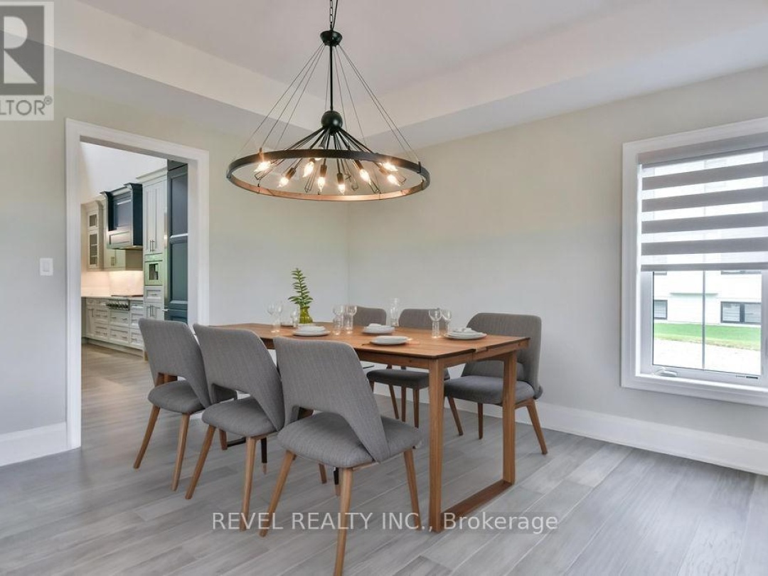 4 CLYDESDALE COURT, 