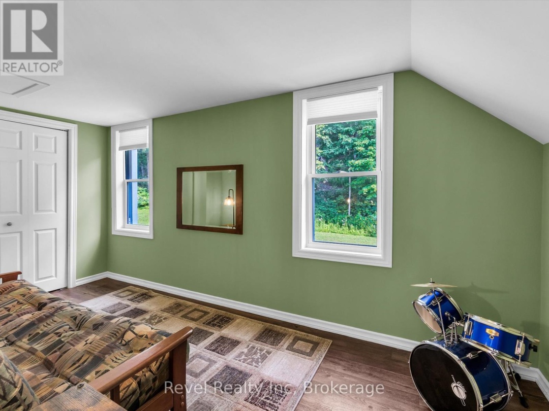 1070 OLD VICTORIA ROAD, 