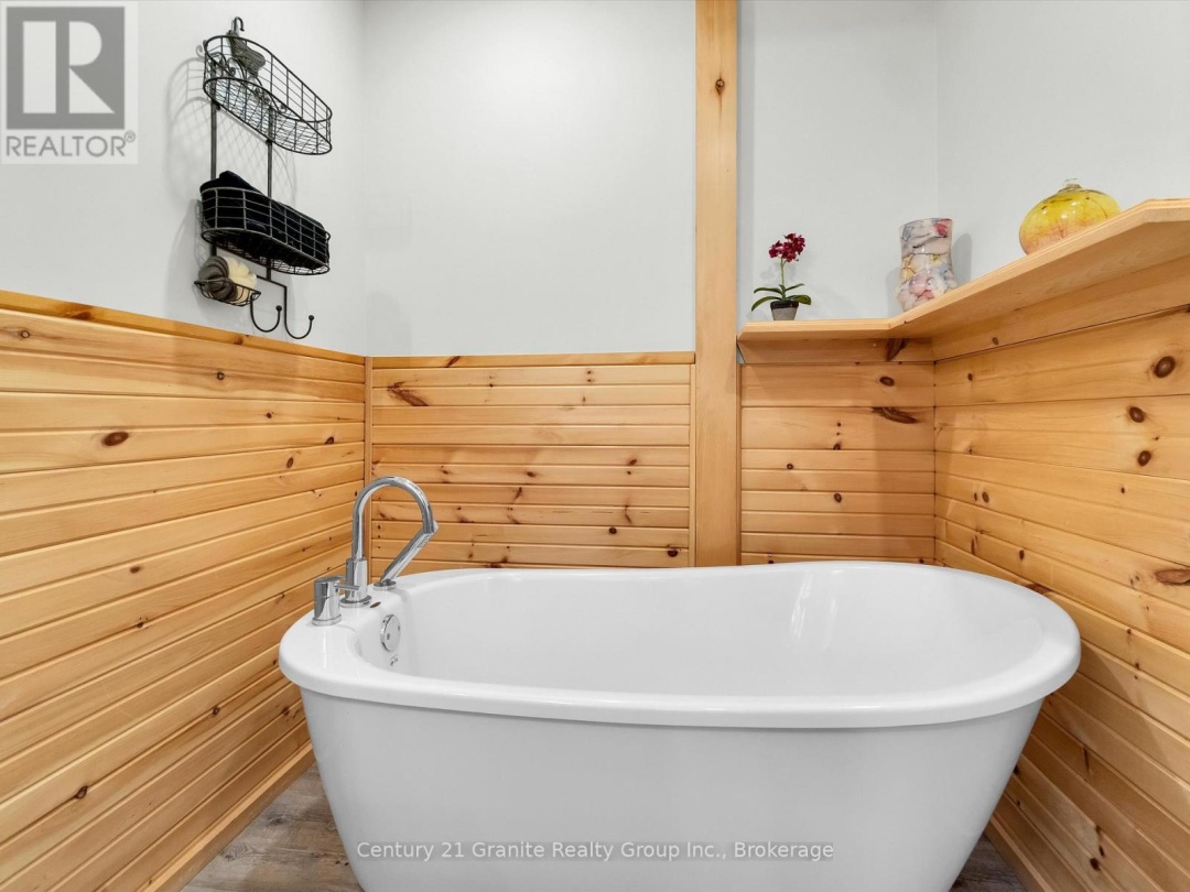 2302 Buckslide Road, Algonquin Highlands (Stanhope)