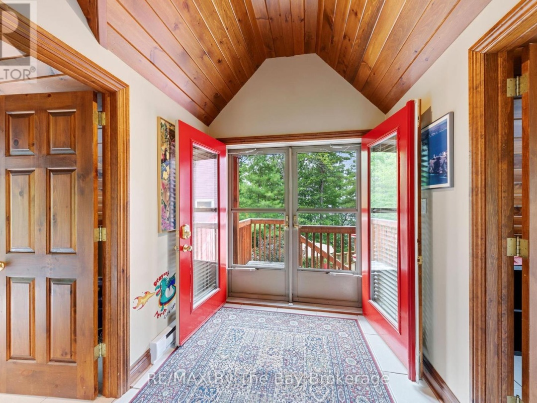 4104 EAST SHORE ROAD, Gloucester Pool