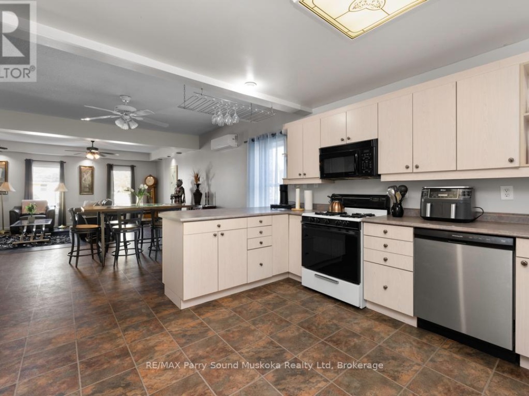 111 JAMES STREET, Parry Sound