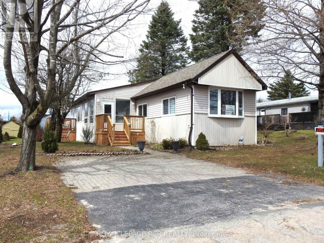 8 CLAREMONT CRESCENT, Oro-Medonte