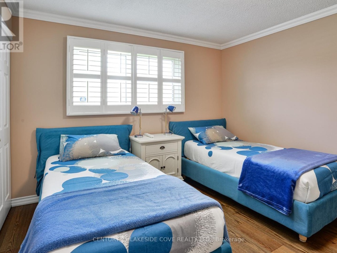 9 PINETREE COURT, Lake Simcoe