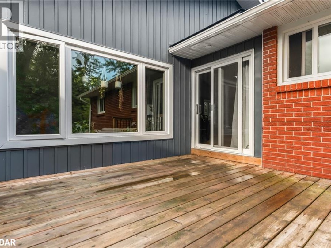 2656 WESTSHORE Crescent, 