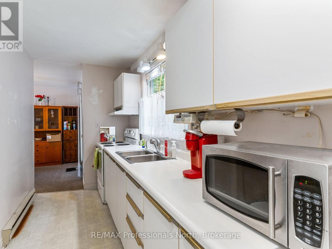 1080 PETTICOAT LANE, Minden Lake