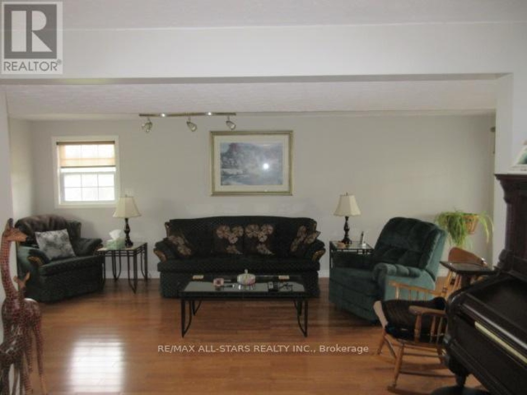 137 REID STREET, Kawartha Lakes (Bobcaygeon)